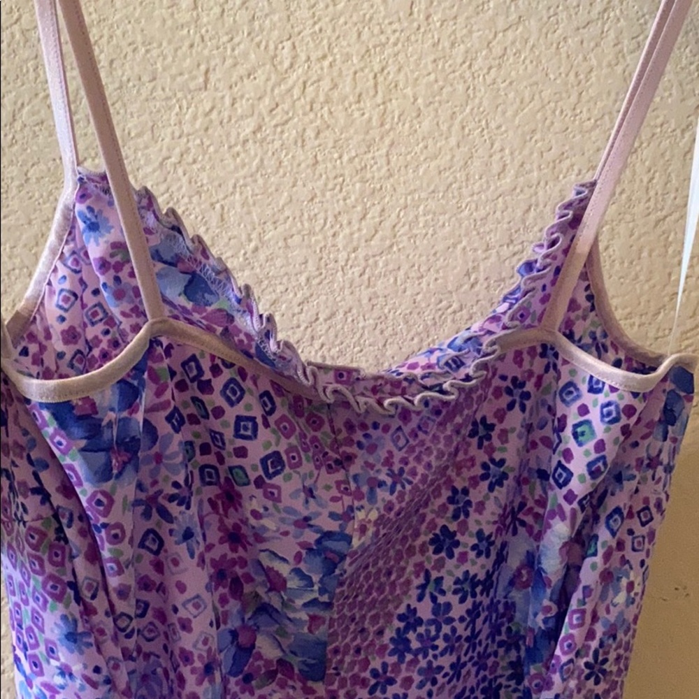 Floral R Wear Top - Picture 7 of 9